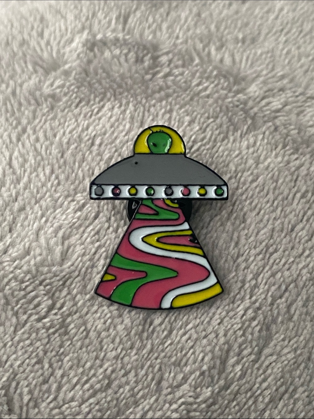 Alien enamel pin